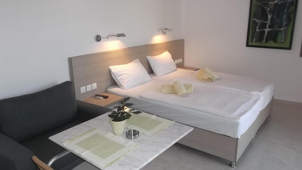 Vanessa House Luxury Apartments Skiathos Town Ngoại thất bức ảnh