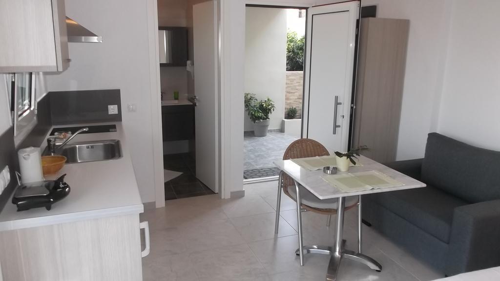 Vanessa House Luxury Apartments Skiathos Town Ngoại thất bức ảnh