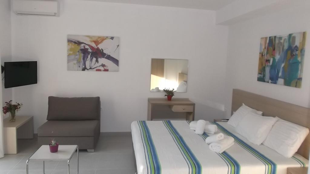 Vanessa House Luxury Apartments Skiathos Town Ngoại thất bức ảnh
