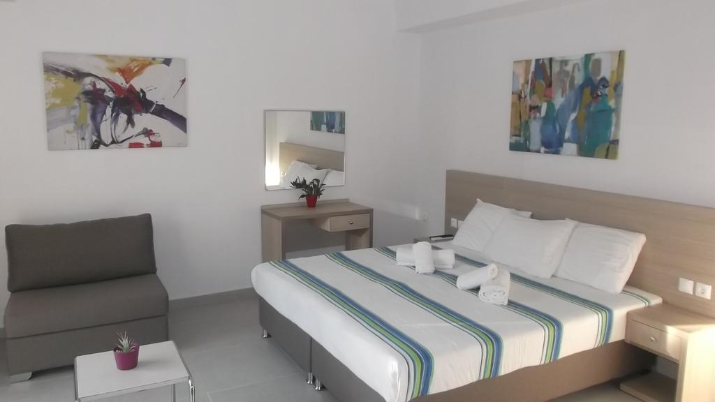 Vanessa House Luxury Apartments Skiathos Town Ngoại thất bức ảnh