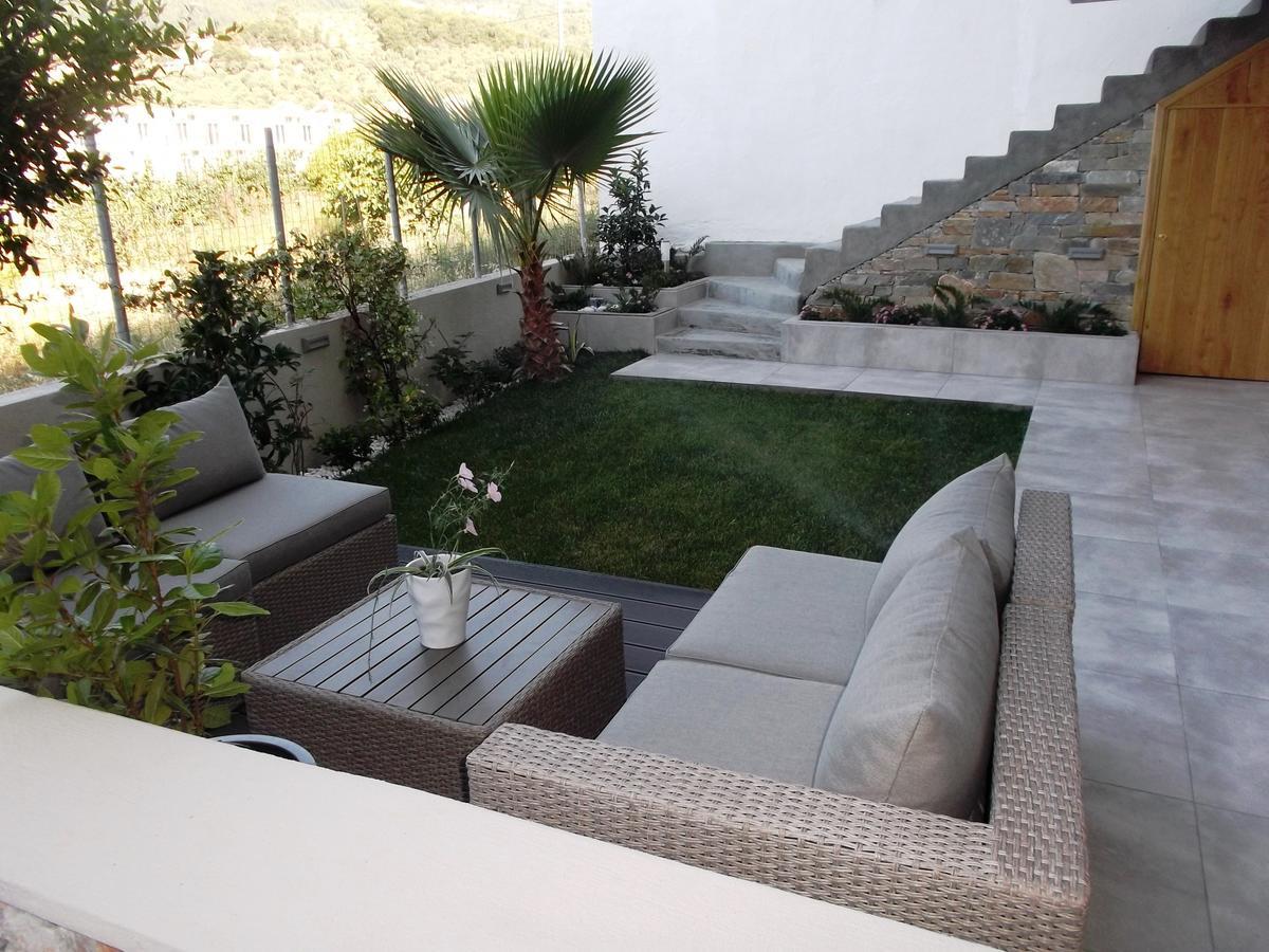 Vanessa House Luxury Apartments Skiathos Town Ngoại thất bức ảnh